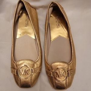 MICHAEL KORS Mocassin Gold Shoes Sz 8.5 Slippers. NEW without box.